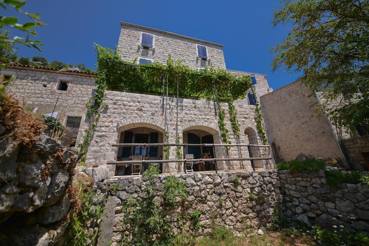 Отели типа «постель и завтрак» B&B Apart Hotel Paštrovski Konak Свети-Стефан-4
