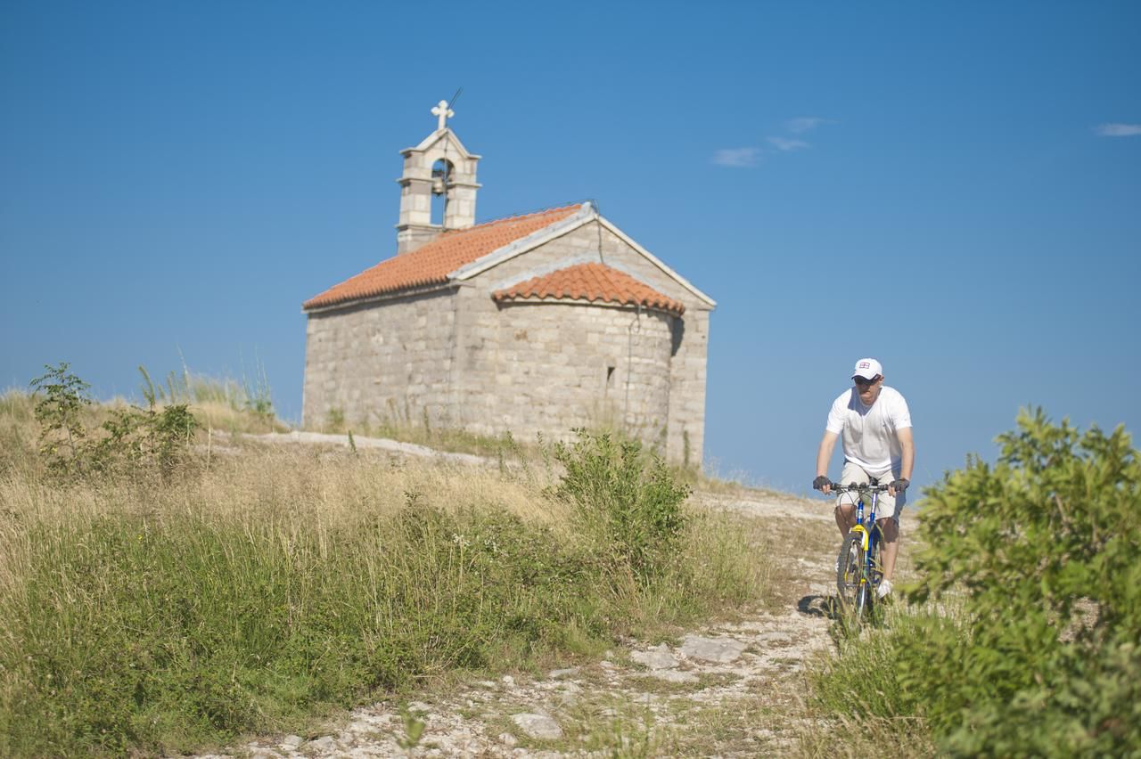 Отели типа «постель и завтрак» B&B Apart Hotel Paštrovski Konak Свети-Стефан-29