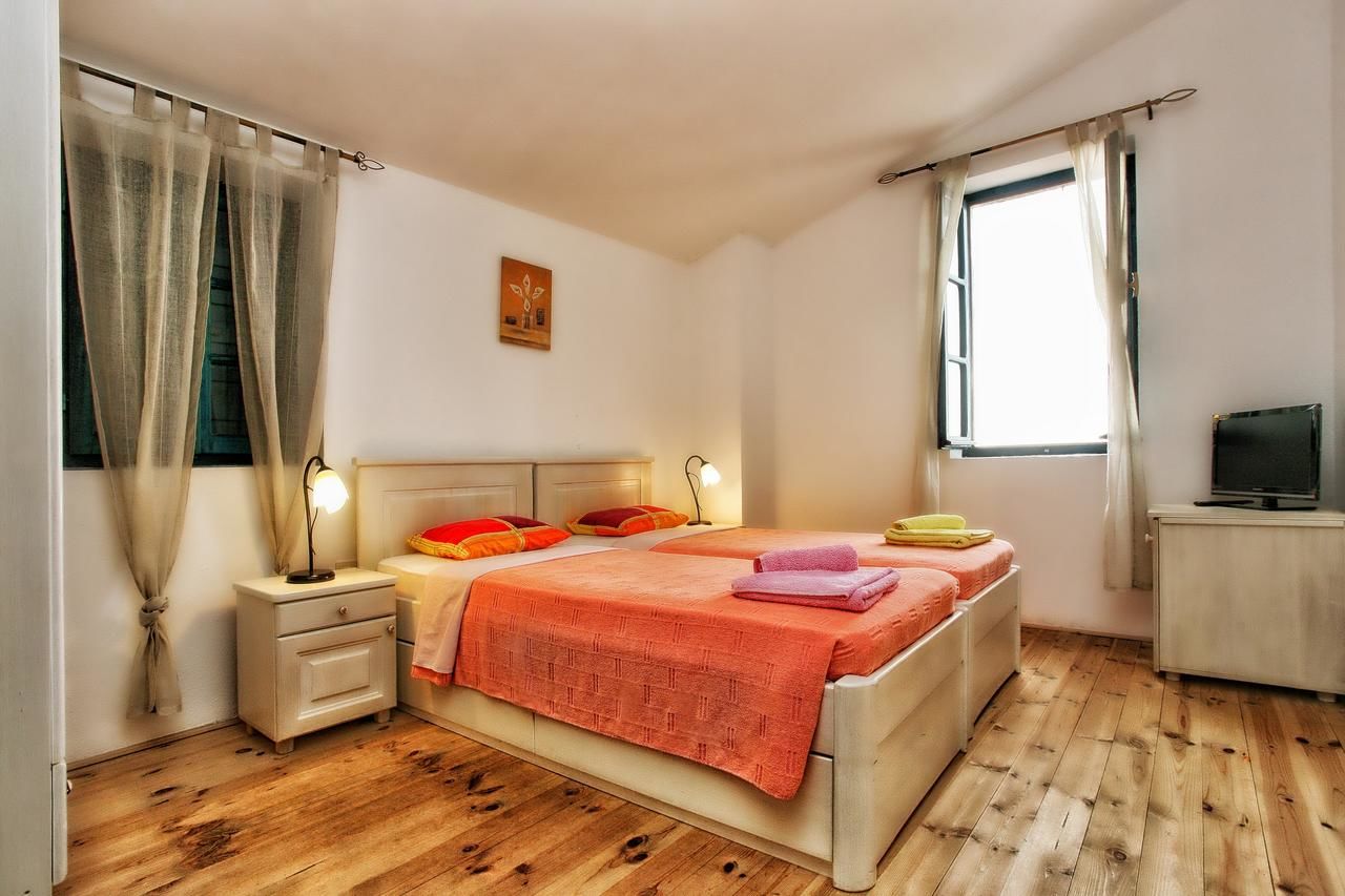 Отели типа «постель и завтрак» B&B Apart Hotel Paštrovski Konak Свети-Стефан