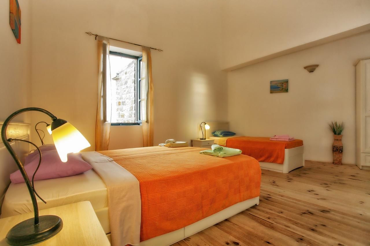 Отели типа «постель и завтрак» B&B Apart Hotel Paštrovski Konak Свети-Стефан