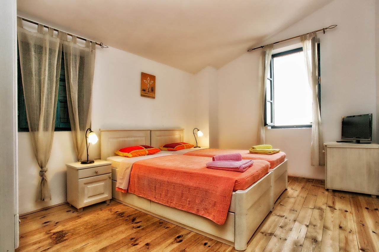 Отели типа «постель и завтрак» B&B Apart Hotel Paštrovski Konak Свети-Стефан-12