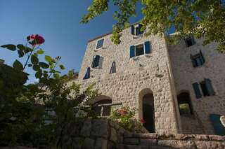 Отели типа «постель и завтрак» B&B Apart Hotel Paštrovski Konak Свети-Стефан Апартаменты с 1 спальней, террасой и видом на море-1