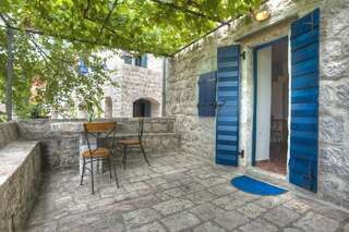 Отели типа «постель и завтрак» B&B Apart Hotel Paštrovski Konak Свети-Стефан Двухуровневые апартаменты с видом на море, 1 спальней и террасой-1