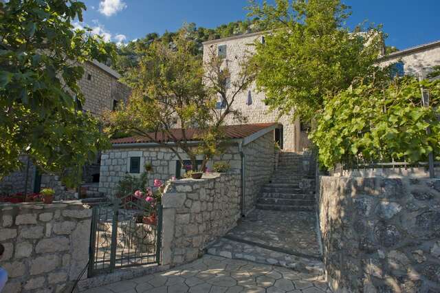 Отели типа «постель и завтрак» B&B Apart Hotel Paštrovski Konak Свети-Стефан-14